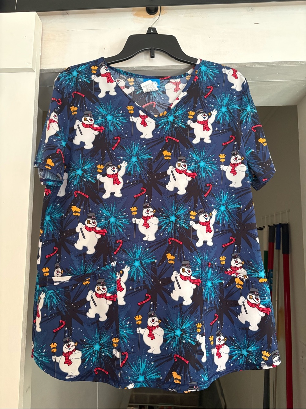 Frosty the Snowman Scrub Top M